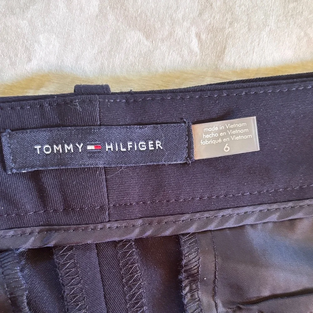 Tommy Hilfiger Navy Ankle Pants. - Picture 3 of 3